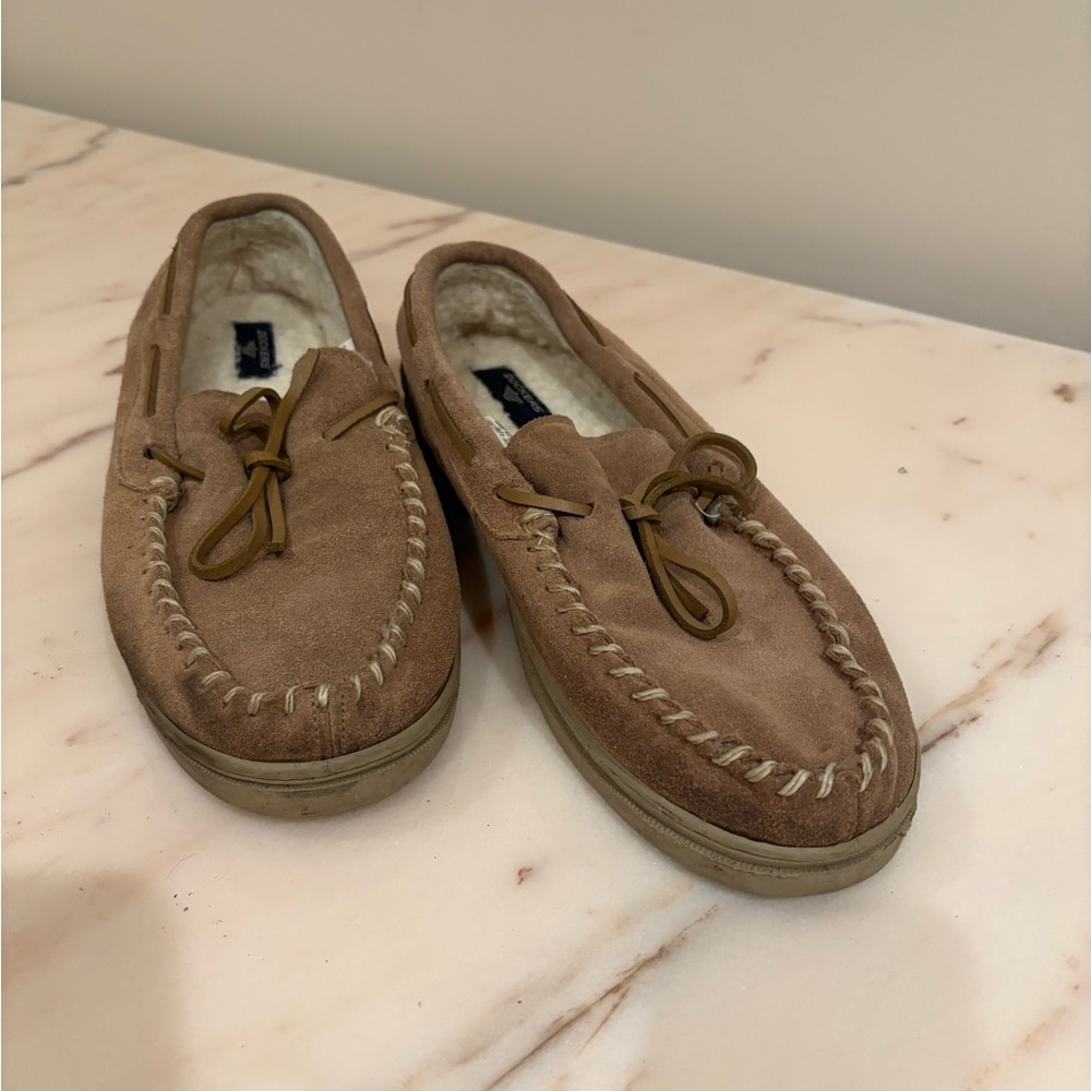 Men’s Slippers size L (9-10)